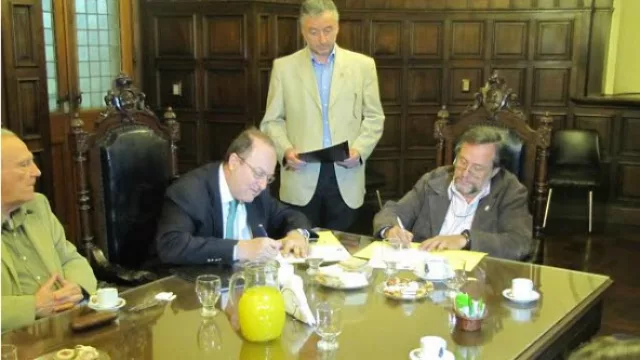 Duda de que la UNC mida a Monsanto y Electroingeniería con la misma vara