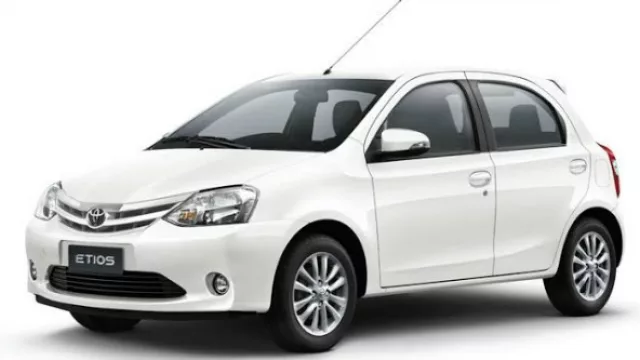 Toyota Etios en su nuevo color blanco perlado.