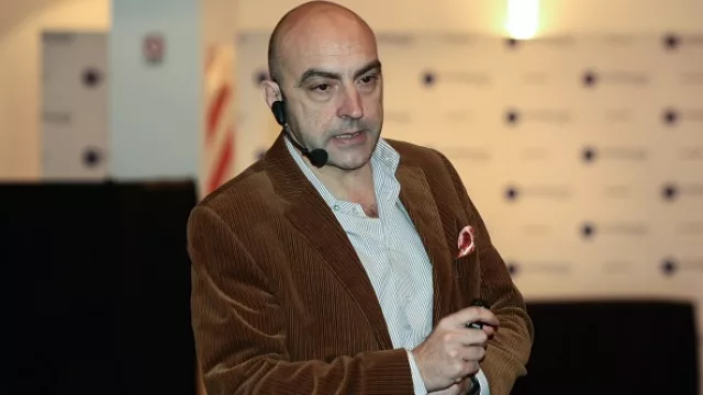 Adecco organizó un desayuno de trabajo donde disertó Tomás Bulat.