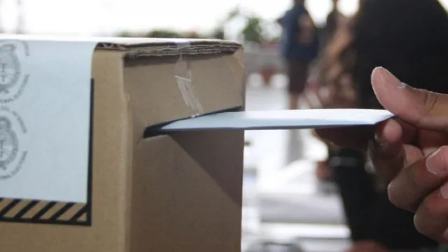 El 33% a favor de adelantar elecciones (dice Giacobbe)