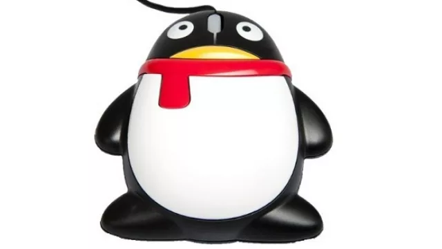 El pingüinito también convertido en mouse.