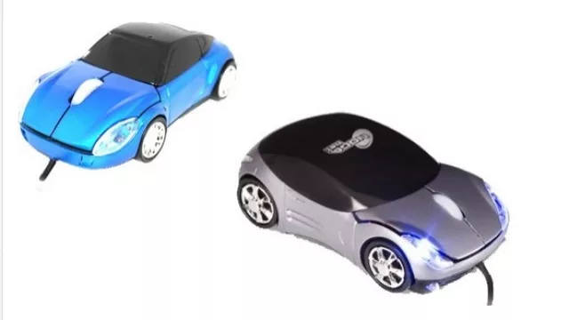 Y los clásicos autos llegaron al pad del escritorio.