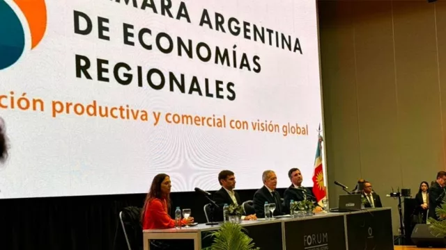 1° Foro de Economías Regionales: Suárez destacó el crecimiento productivo y exportador de Santiago del Estero