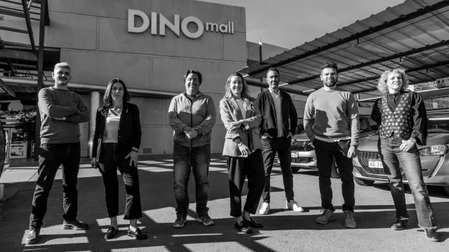 El equipo de Dino Mall
