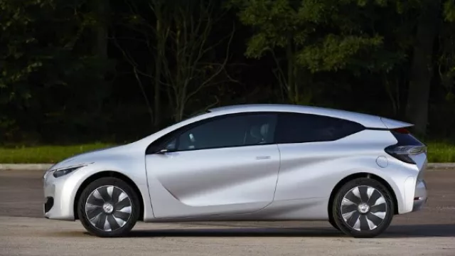 Combina tres ingredientes: aerodinámica, aligeramiento y tecnología “Z.E. hybrid” combustible-eléctrica.