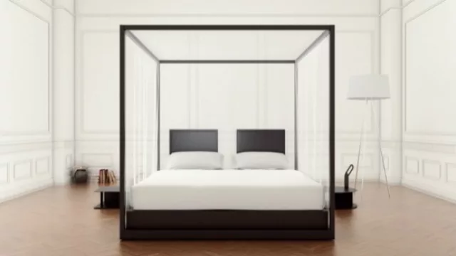 Cuenta con cortinas que envuelven el cubo y le otorga techo y paredes a la cama.