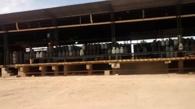 La planta de fraccionamiento de garrafas. Special Gas aspira a mudar sus actuales envases de metal por otros de plástico y fibra de vidrio.