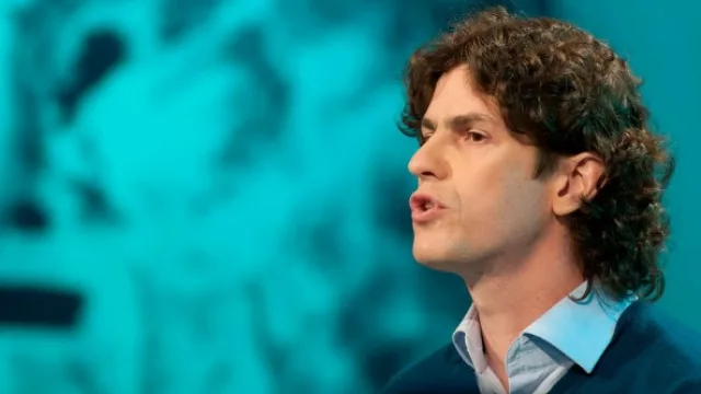 Lousteau: “sin cambios, la devaluación es muy probable”