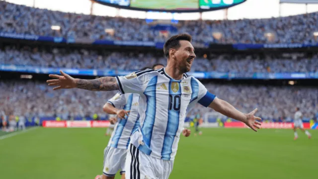 Messi eterno: hat-trick histórico en Kansas (Desde el estadio te compartimos todos, todos los datos de esta fiesta)
