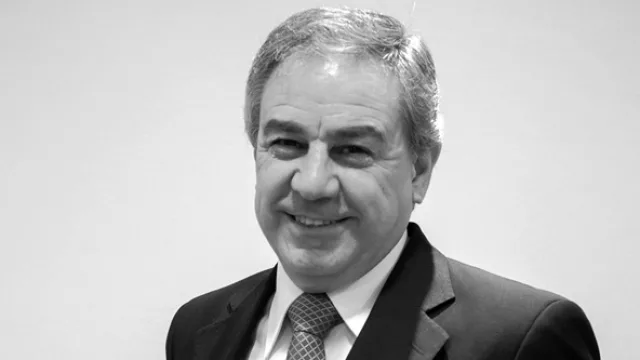 Alfredo Luis Piedrabuena, gerente.