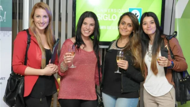 Las empresas de servicios públicos y materiales para la construcción, dijeron todas presente.