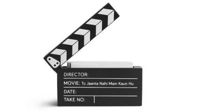 Los directores de cine o los profesionales con un giro original en su presentación, tienen este tarjetero disponible. 