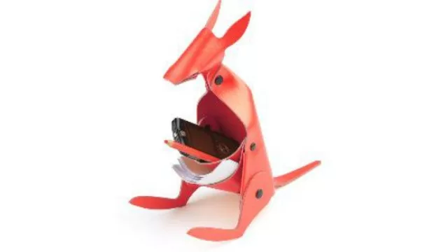 El canguro organizador con “bolsa” disponible para tarjetas.