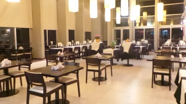 Un comedor que esperaba a Maradona y su clan. En fin...