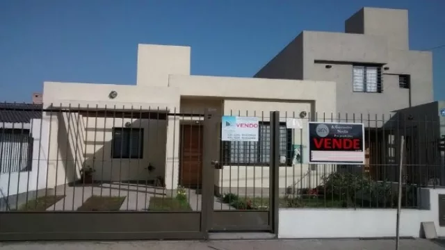 La “señal inmobiliaria” que anticiparía un reacomodamiento del dólar (evidencia empírica)