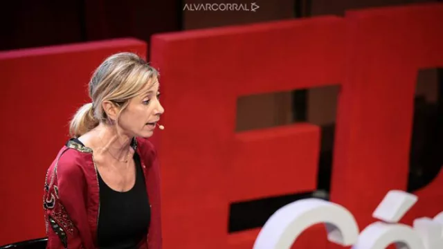 La fotógrafa argentina pero reconocida a nivel internacional habló cómo es posible crear conciencia desde la imagen. 