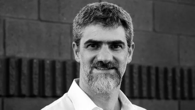 Enrique Arena, director.