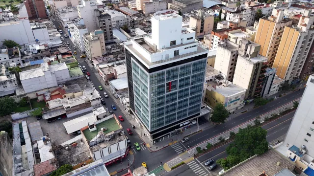 Gama se hace del elefante blanco de Edilicia Suez en el centro: Maipu Tower, ex Mégaron City (15 pisos y departamentos desde US$ 1.400/m²)