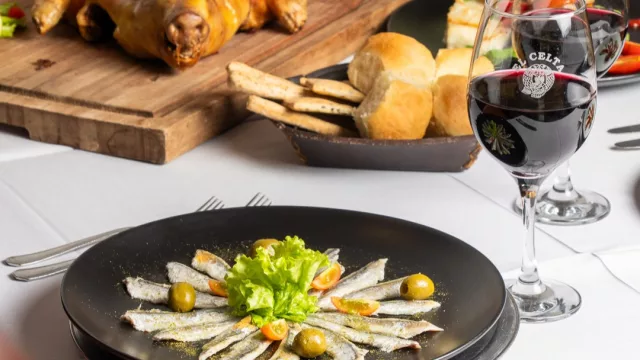 Lo viejo funciona: estos son los mejores restaurantes clásicos de Córdoba (más de 20 opciones)