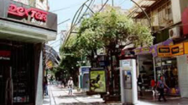 Producción local cayó 2% en el último año (Industria y Comercio, los más afectados)