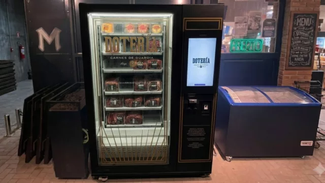Dotería, carnes de guardia: la máquina expendedora cordobesa que nunca te va a dejar a pata para el asado