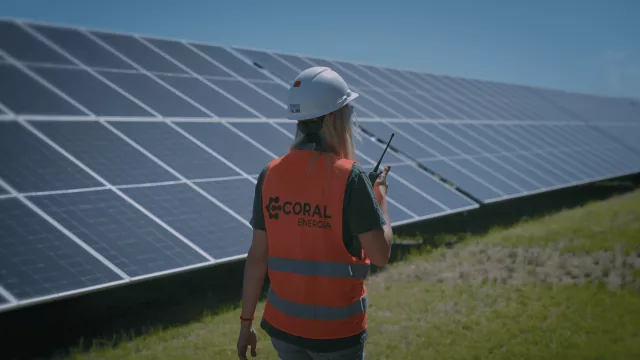 Coral Energía consigue US$ 12,25 millones para cuatro parques solares en Córdoba (y acelera su plan de expansión)