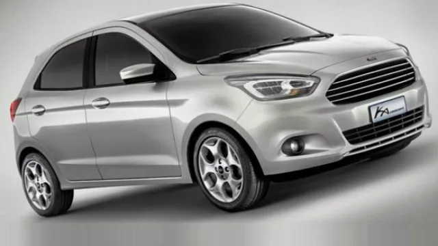 ...y se convierte en un auto más parecido al Fiesta.