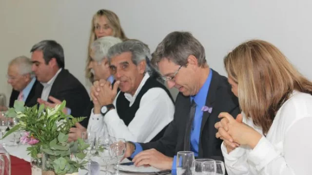 Jorge Asís dialogó con periodistas cordobeses.