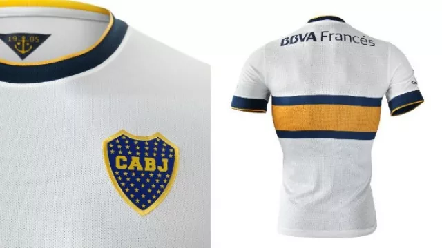 La camiseta alternativa, de atrás y en detalle.