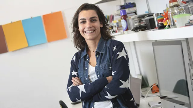 María Natalia Aragonés Broudeur; diseñadora.