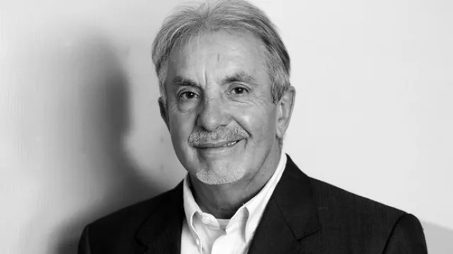 Horacio Cherini, gerente.