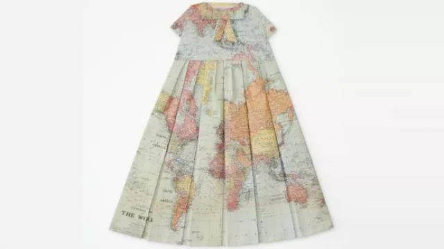 Travel Fashion Girl by Lula Gardoni.