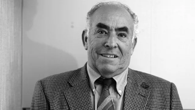 Carlos Alberto Oulton, presidente.