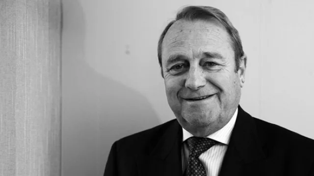 Denis Bollati, gerente general.