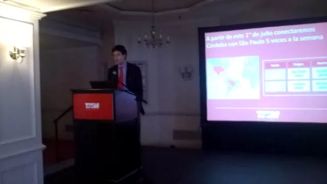 El brasileño John Peter Paz, gerente de Turismo de TAM estuvo a cargo de la presentación de la propuesta.
