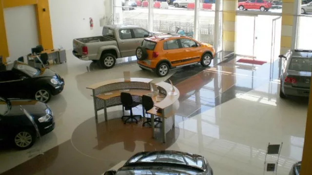 En lo que va del año, concesionarias facturaron $ 1.350 M menos que en 2013 (desplome del 21%)