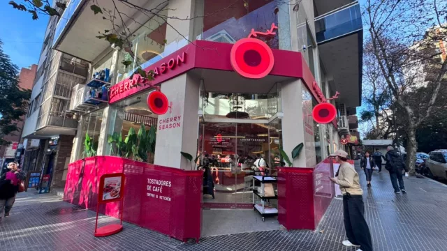 Cherry Season abre una nueva sucursal en Nueva Córdoba (a metros de Plaza España) y estrena un café inspirado en el paladar local