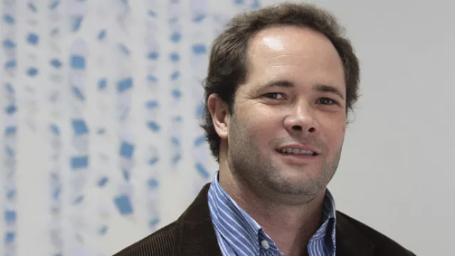 Javier de Vértiz, director general.