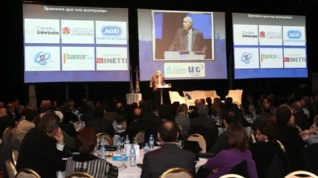 Bulat, Tamarit, Arriazu en un Coloquio de la UIC con perfil más técnico (5 y 6 de agosto)