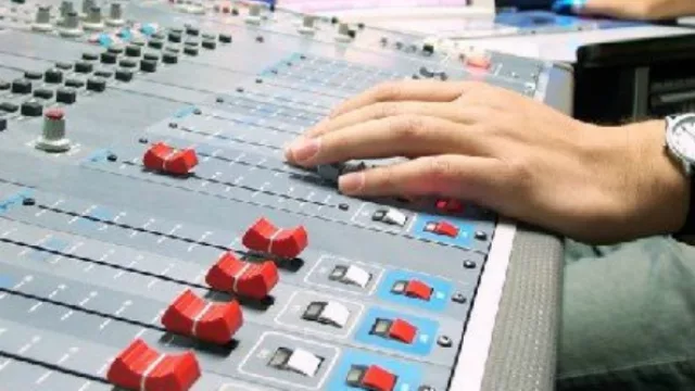 Mestre apura el lanzamiento de la nueva Radio Municipal (¿quién será el director?)