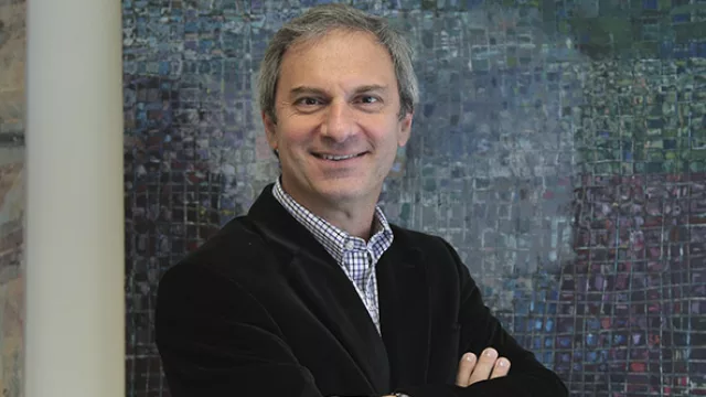 Ernesto Halac, director general.