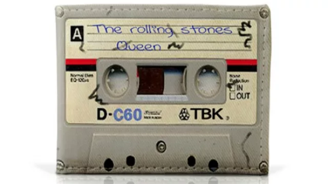 Los casetes ahora tienen un nuevo uso: son unas preciosas billeteras.