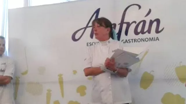 Eni Tognocchi anunciando el próximo curso: "Periodismo Gastronómico"