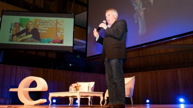 Claudio Drescher encontró "petróleo": el talento de Jazmin Chebar (en la pantalla) y la capacidad de crear una marca se unieron en una empresa exitosa.