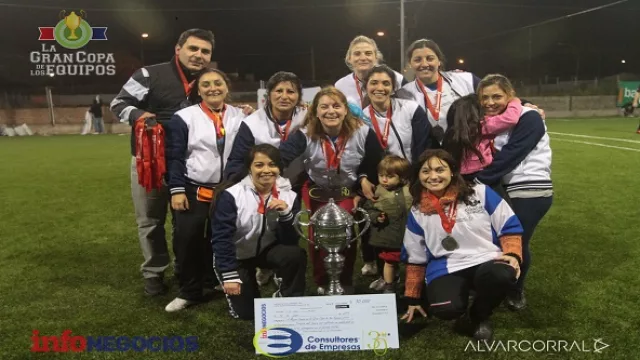 Felicitan a Vanesa Durán, empresa que ganó La Gran Copa de los Equipos