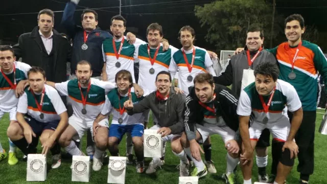 Qenti en mujeres y Bancor en varones son los campeones; la Gran Copa fue de Vanesa Duran