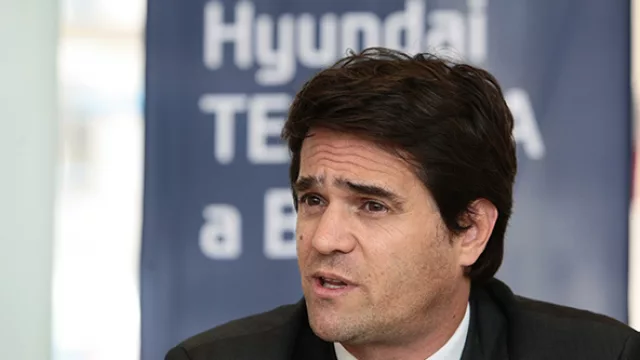 Actualmente Hyundai Motor Argentina tiene una red de 35 concesionarios con 40 salones de venta y 50 talleres.