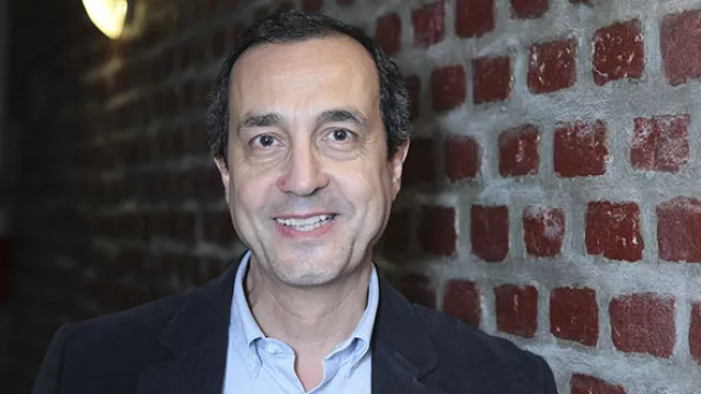 Director de Amb, the boss. Músico en sus ratos libres.