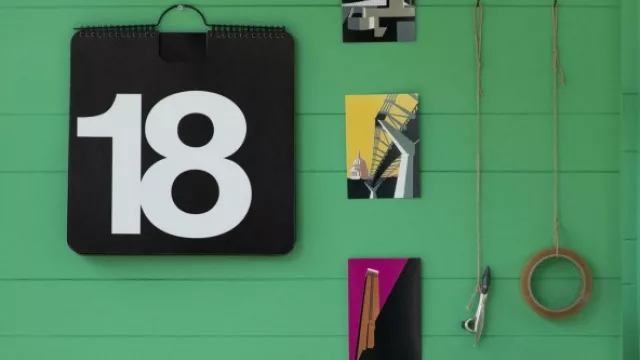 Los colores brillantes crean el ambiente adecuado para espacios creativos y más distendidos.