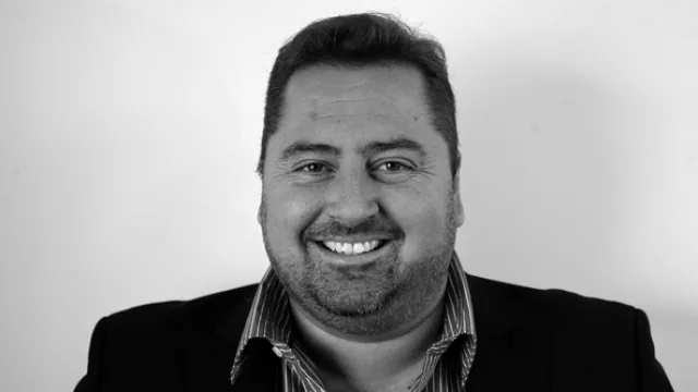 Javier Araya, director.